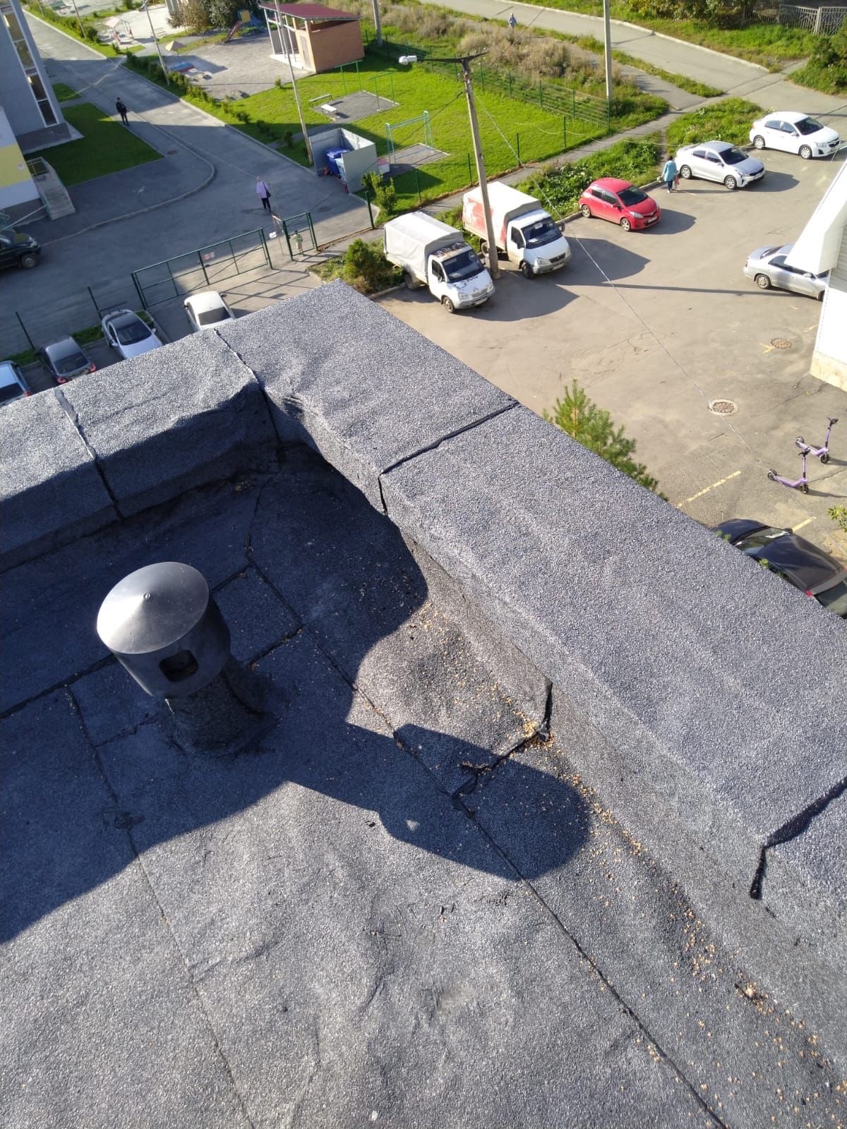 Завершили капитальный ремонт кровли на Солнечной 56.
Это стало возможным благодаря тому, что жильцы перевели дом на спецсчет. П...