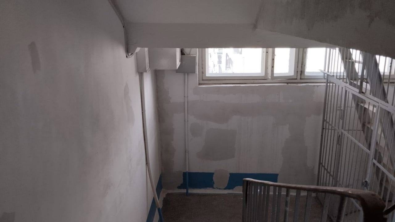 Успешно начали ремонтировать подъезды 3,9,10 и 11 на 250 лет Челябинска дом 9.
Важно соблюсти все три этапа подготовки стен к п...